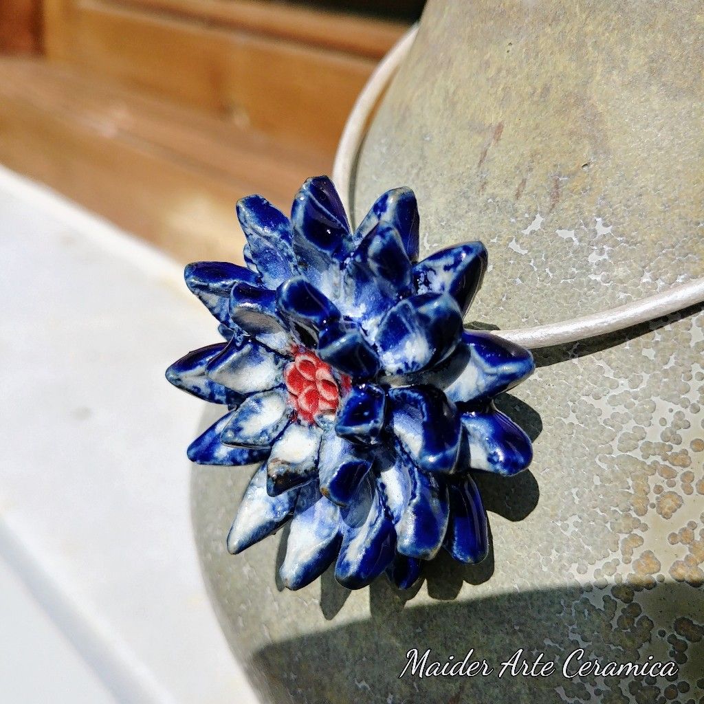 Conjunto Colgante y pendientes Flor de Cobalto